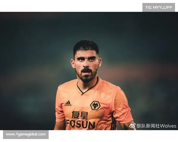 世界杯预选赛葡萄牙鲁本内维斯远射中柱